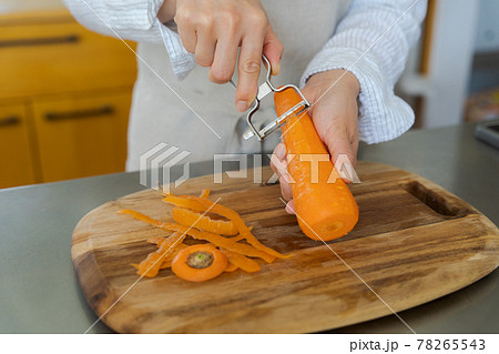 ニンジン 皮むき ピーラー ベジブロス ニンジン 皮むき ピーラー ベジブロス 78265543