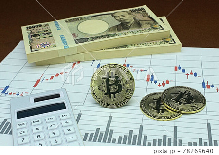 【仮想通貨・ビットコイン・投資などに関する記事のサムネイルに】ビットコインと百万円の札束 【仮想通貨・ビットコイン・投資などに関する記事のサムネイルに】ビットコインと百万円の札束 78269640