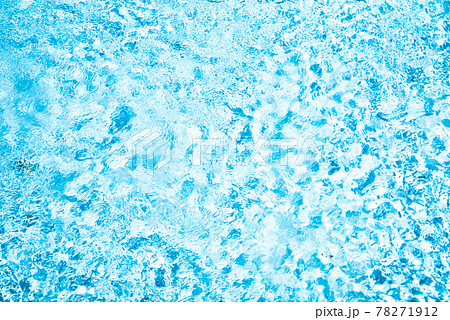 水面 キラキラと輝く透明な水の表面の写真素材 水面 キラキラと輝く透明な水の表面の写真素材