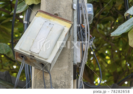 Old light box with light pole lamp-post 78282658