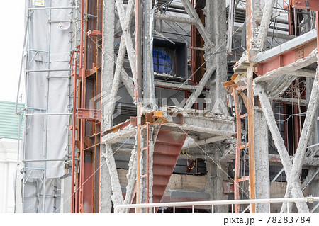 解体現場　鉄骨造の解体　吹付ロックウール 78283784