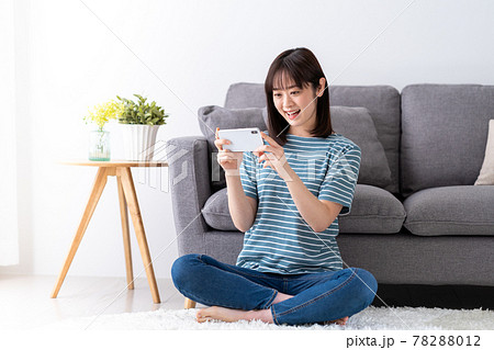 若い女性 若い女性 78288012