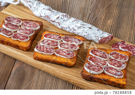 Toasts with fuet 78288858