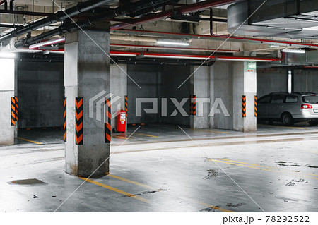 Underground car parking in the shopping center 78292522