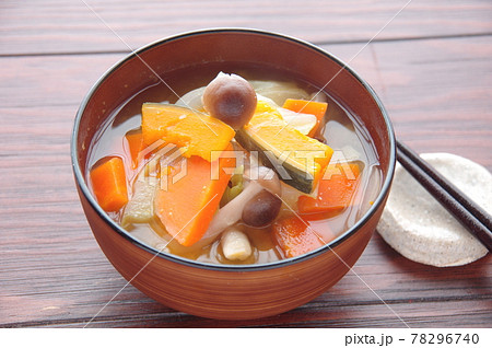 具だくさんの味噌汁 みそ汁 和食 具だくさんの味噌汁 みそ汁 和食 78296740