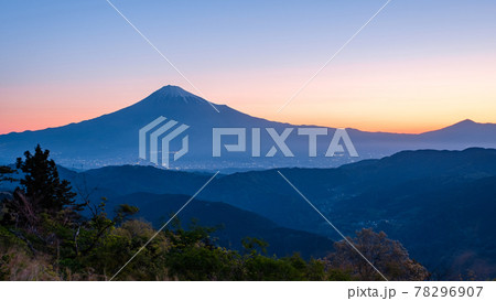 浜石岳から望む富士山(夜明け) 浜石岳から望む富士山(夜明け) 78296907