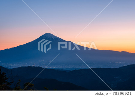 浜石岳から望む富士山(夜明け) 浜石岳から望む富士山(夜明け) 78296921
