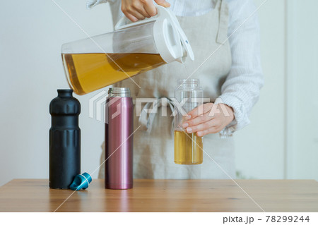 水筒 準備 ママ 家事 水筒 準備 ママ 家事 78299244