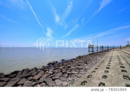 夏めく有明海　青い空と雲 78301004
