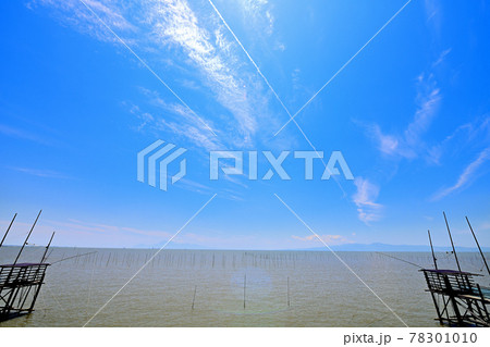 夏めく有明海　青い空と雲 78301010