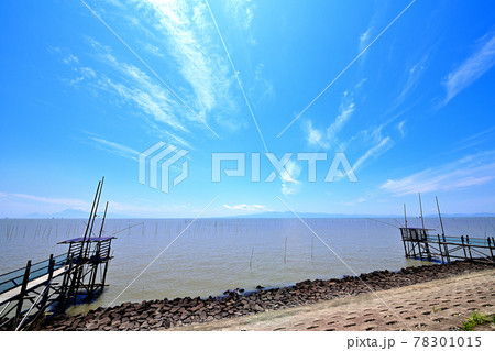 夏めく有明海　青い空と雲 78301015