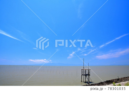 夏めく有明海　青い空と雲 78301035