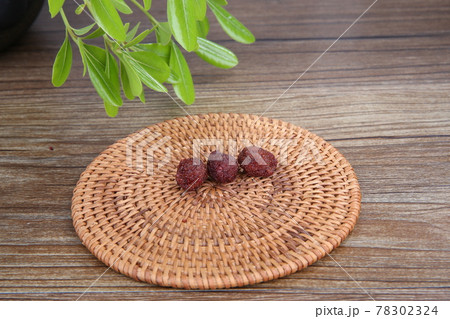 プルーン セイヨウスモモ 巴旦杏 78302324