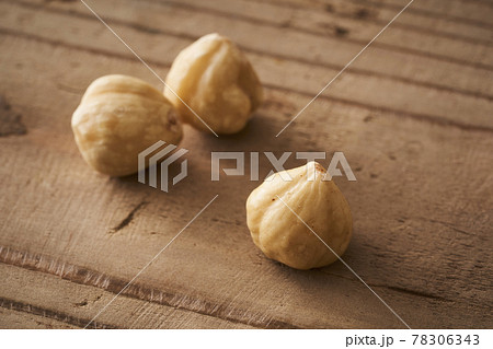 ヘーゼルナッツ 78306343