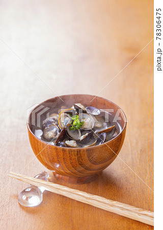 しじみの味噌汁 78306475