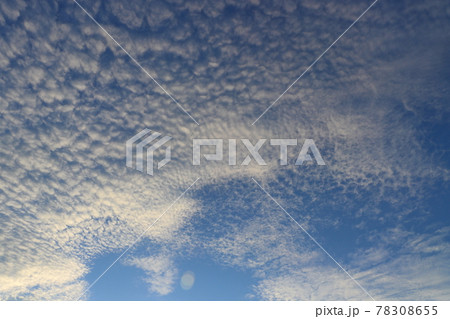 夕暮れ時の空と雲 夕暮れ時の空と雲 78308655