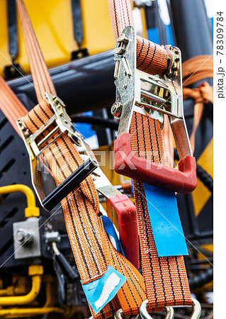 tension safety belts with mechanical locks 78309784