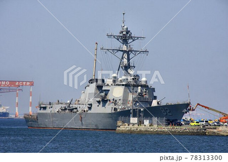 横須賀に停泊するイージス艦 横須賀に停泊するイージス艦 78313300
