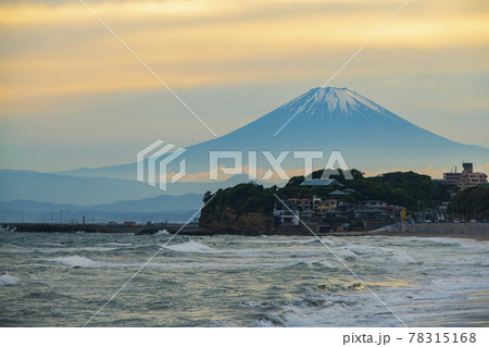 神奈川県七里ヶ浜海岸から見た富士山夕景 神奈川県七里ヶ浜海岸から見た富士山夕景 78315168