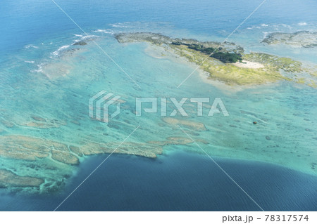 【南の島のイメージ】ハワイの海の空撮 【南の島のイメージ】ハワイの海の空撮 78317574