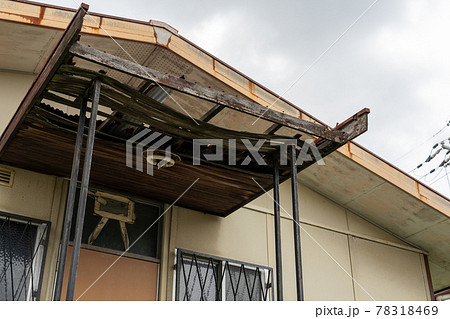 屋根の抜けた空家 屋根の抜けた空家 78318469