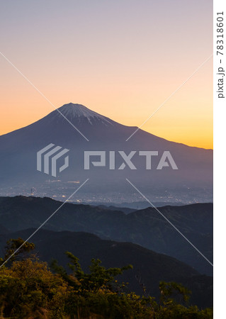 浜石岳から望む富士山（夜明け） 78318601