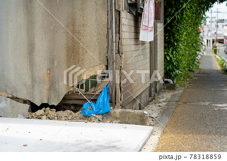 老朽化で土台が腐食した住宅 78318859