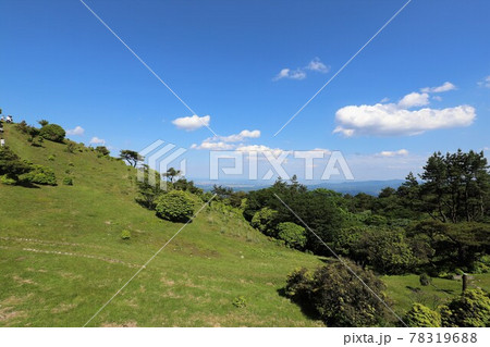 初夏の青山高原 初夏の青山高原 78319688