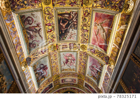 interiors of Palazzo Vecchio, Florence, Italy interiors of Palazzo Vecchio, Florence, Italy 78325171