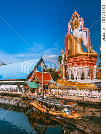 Around the khlong near Wat Paknam Bhasicharoen, a temple, pagoda and Buddha statue in Bangkok 78325733
