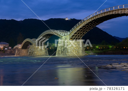 夜の錦帯橋 78326171