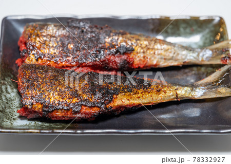いわしめんたい 七輪で炭火焼き いわしめんたい 七輪で炭火焼き 78332927