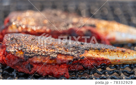 いわしめんたい 七輪で炭火焼き いわしめんたい 七輪で炭火焼き 78332929