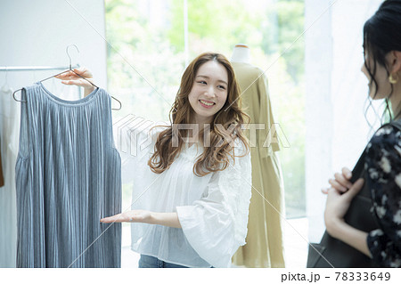 女性 ショップ店員 女性 ショップ店員 78333649