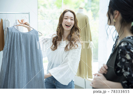 女性　ショップ店員　 78333655