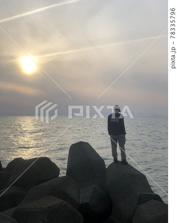海　夕日　黄昏 78335796