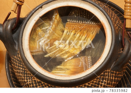 カワハギの骨酒 78335982