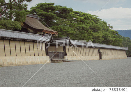 京都御所、建礼門と奥に見える道喜門 京都御所、建礼門と奥に見える道喜門 78338404