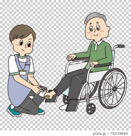 老年男性和坐輪椅的男性助手接受換衣服的支持 78339640