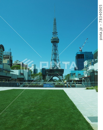 休日の名古屋市　栄　テレビ塔周辺　久屋大通公園  6 78340905