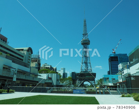 休日の名古屋市　栄　テレビ塔周辺　久屋大通公園  7 78340906