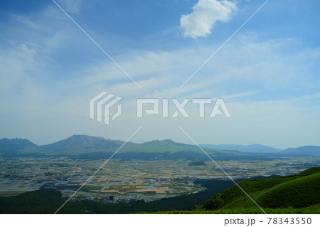 大観峰から眺める5月の阿蘇 大観峰から眺める5月の阿蘇 78343550