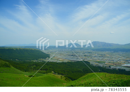 大観峰から眺める5月の阿蘇 大観峰から眺める5月の阿蘇 78343555