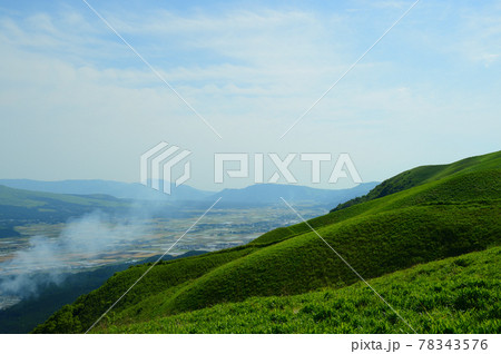 大観峰から眺める5月の阿蘇 78343576