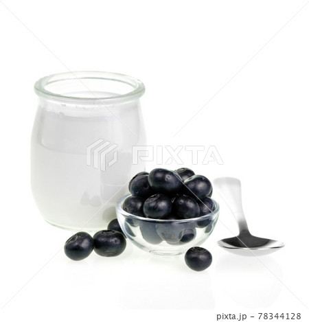 Yogurt and Blueberries Yogurt and Blueberries 78344128
