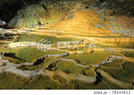 【山口県】秋芳洞の百枚皿 【山口県】秋芳洞の百枚皿 78344612
