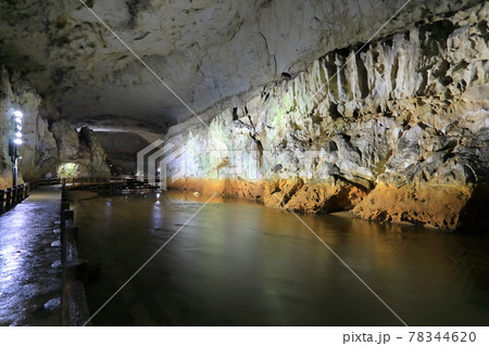 【山口県】秋芳洞の青天井 【山口県】秋芳洞の青天井 78344620