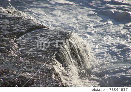 自然にできた小さい滝？ 78344657