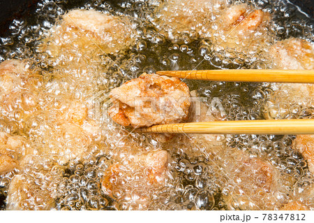 唐揚げ　鶏のから揚げ　 78347812