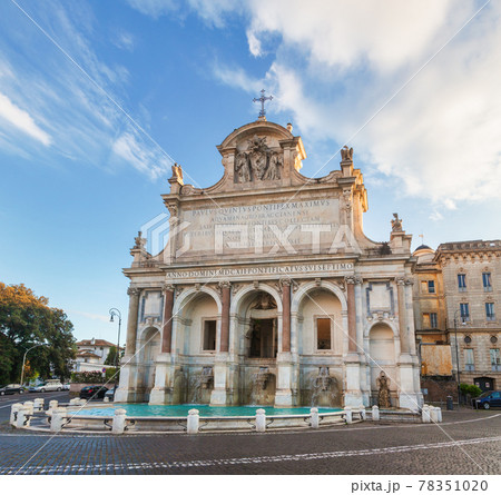 Fontana dell Acqua Paola monumental fountain in Rome Italy Fontana dell Acqua Paola monumental fountain in Rome Italy 78351020